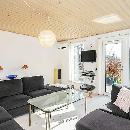 Two-bedroom Holiday In 2 Holiday home