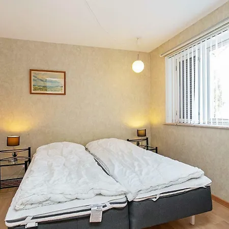Two-bedroom Holiday In 2 Holiday home *