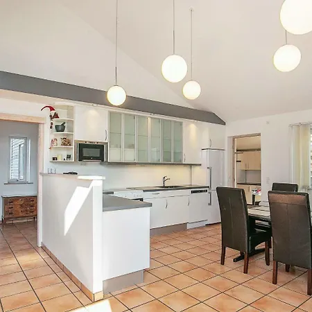 Two-bedroom Holiday In 2 Stroby